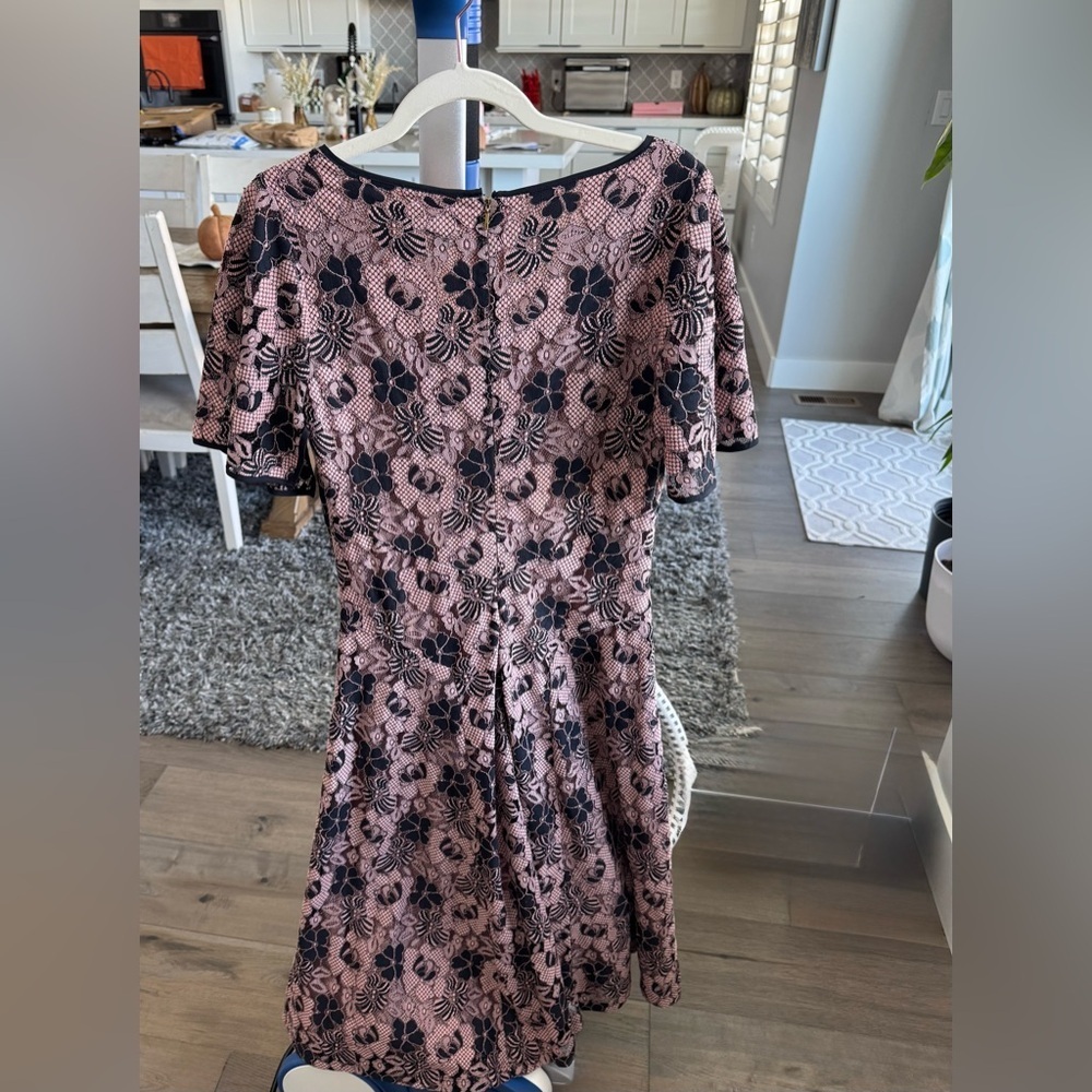 Women’s Donna Karan dress size 6 - Picture 4 of 4